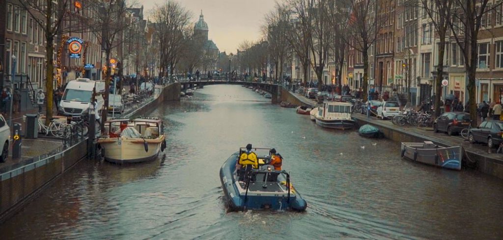 Festival světel, zrušené lety, sníh a dopravní kolaps – i takový byl Amsterdam 2018